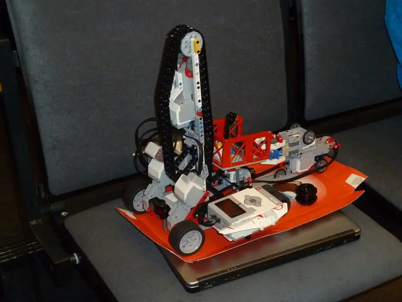 Soutěž robotů na TUL (5. tř)