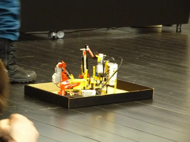 Soutěž robotů na TUL (5. tř)