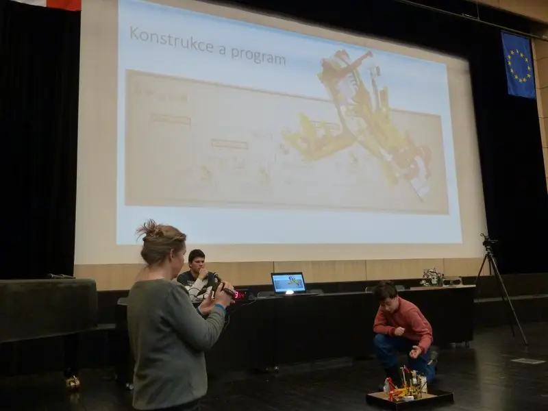 Soutěž robotů na TUL (5. tř)
