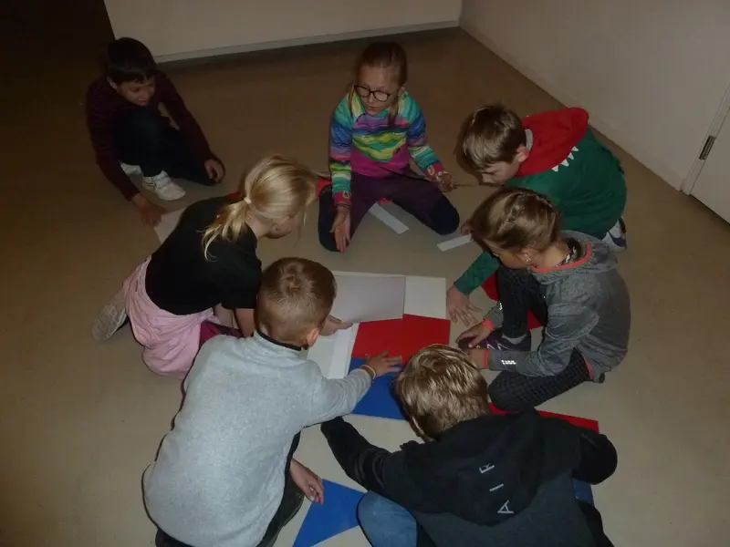 čtvrťáci tvoří v galerii