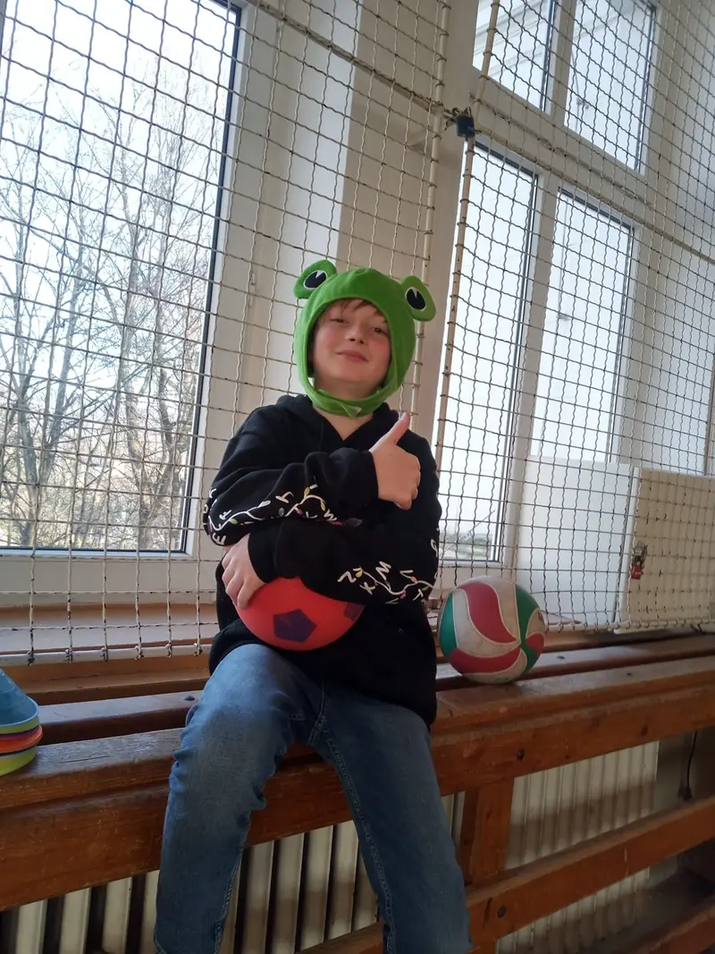 Den jinak