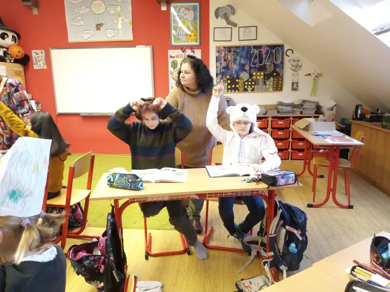Den jinak