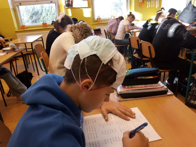 Den jinak