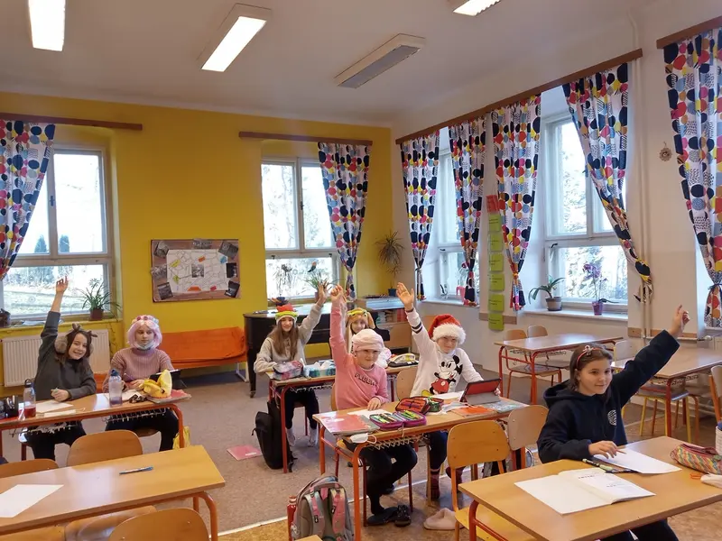 Den jinak
