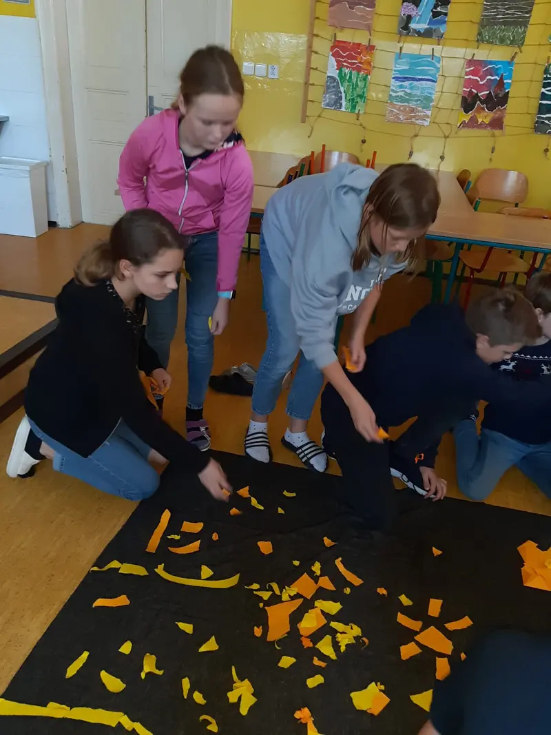 6.tř. Vv Zdobení objektů