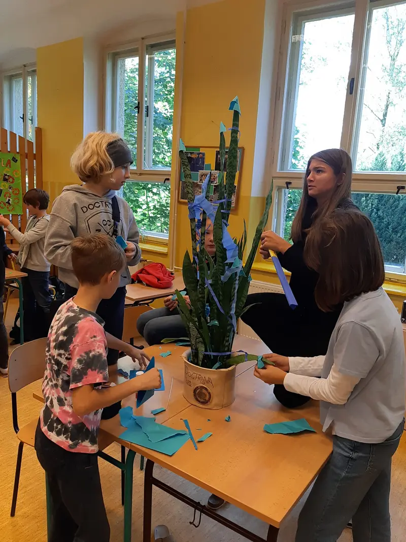 6.tř. Vv Zdobení objektů