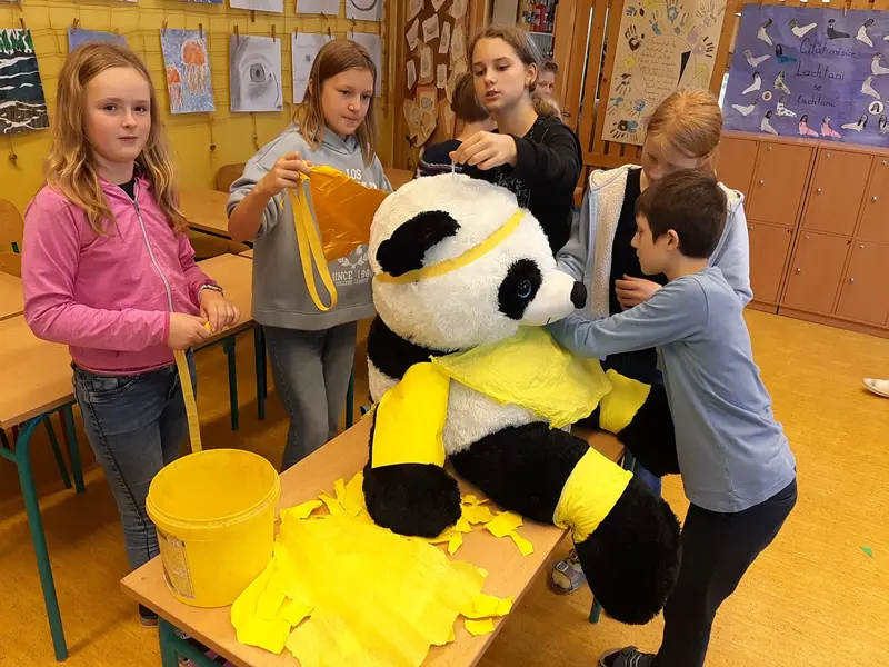 6.tř. Vv Zdobení objektů