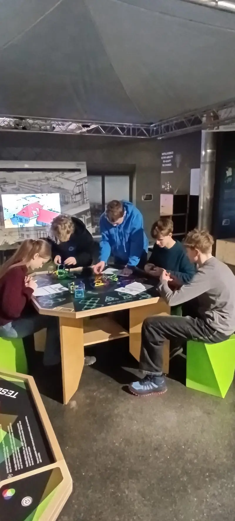 Planetárium + MatematikUM 9. tř. v IQlandii